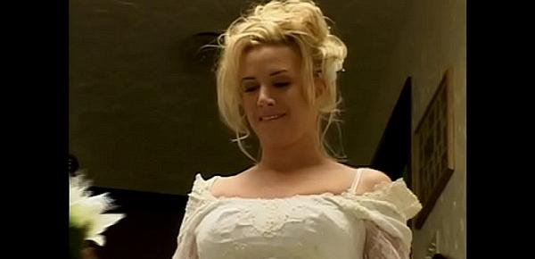  Die Braut wird vom Gast gefickt- Bride was fucked by stranger